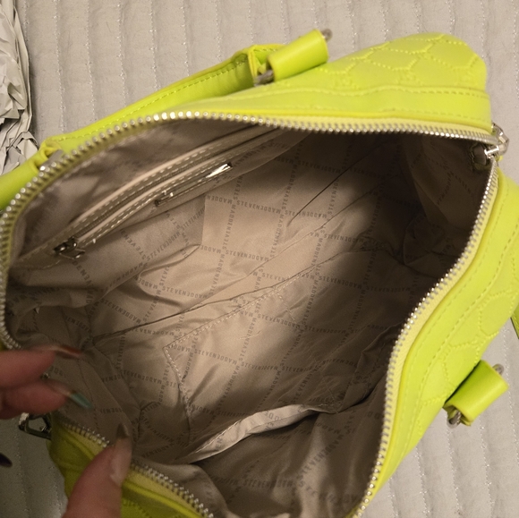 Steve Madden Lime Green Quilted Crossbody Bag - Picture 7 of 7